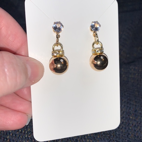 Hand Crafted 🎄 Holiday Ball Dangle Earrings - Picture 5 of 8